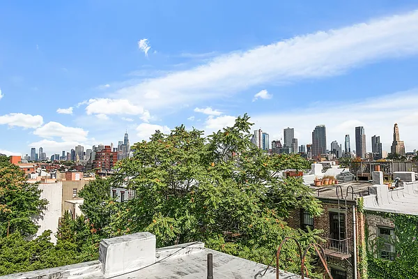 Sold by Compass | media 7