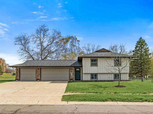 7020 Upper 139th St W, Apple Valley, MN 55124