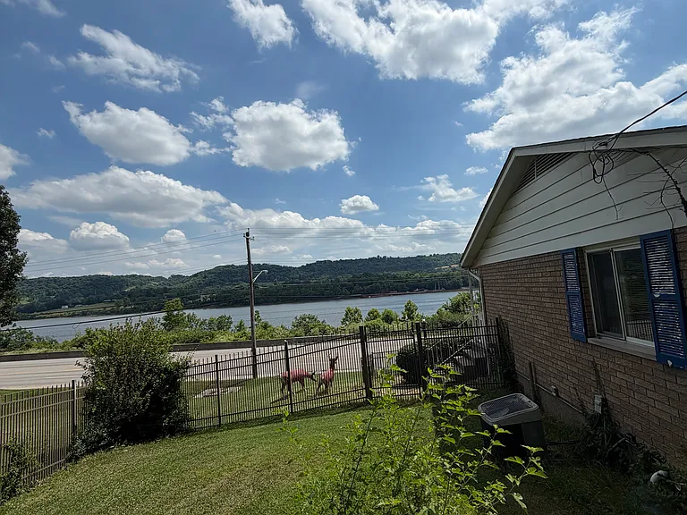 5686 River Rd — Photo 12