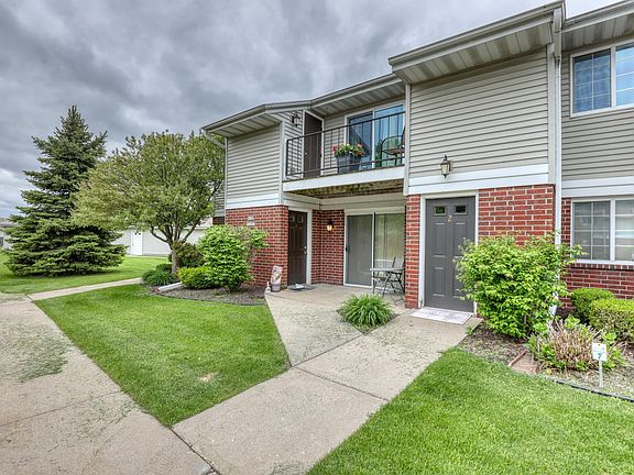 2nd image of W169N11053 Ashbury Ln #2