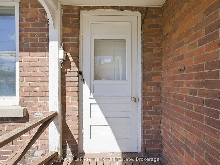 279 Kent St W — Photo 7