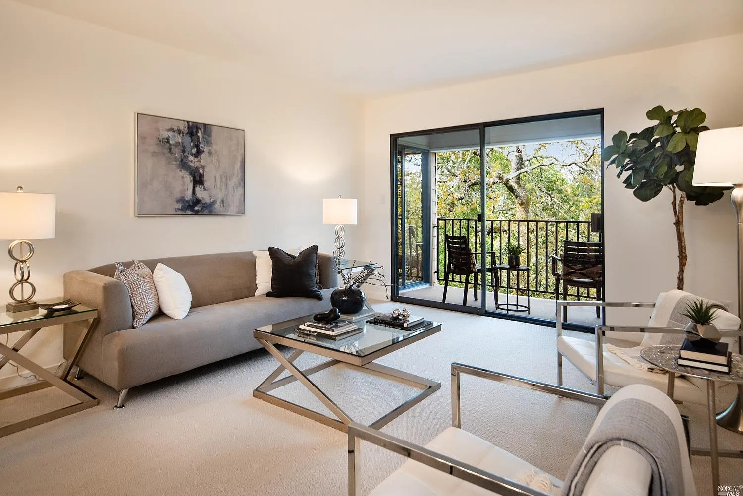 638 Via Casitas photo 1