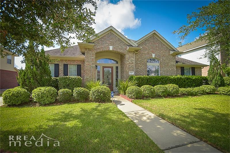 1st image of 17707 Lakes Of Pine Forest Dr