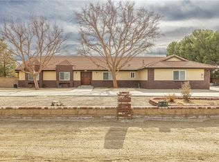 3850 Paula Ln, Lancaster, CA 93535
