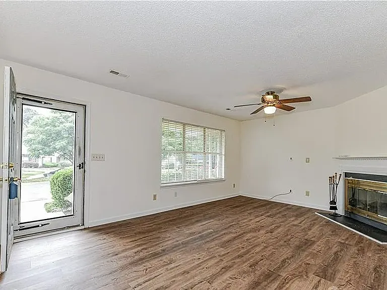 3640 Huyton Ct — Photo 7