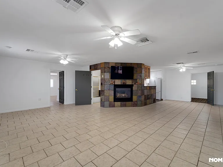 2837 E Campo Bello Dr — Photo 13