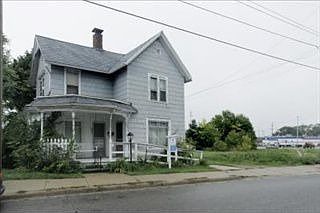 3rd image of 55 Woodrow Ave S