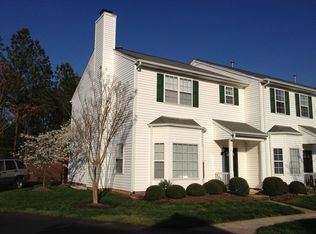 208 Pointe Crest Ct, Cary, NC 27513