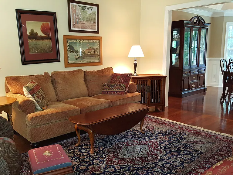 210 Clayton Dr — Photo 7