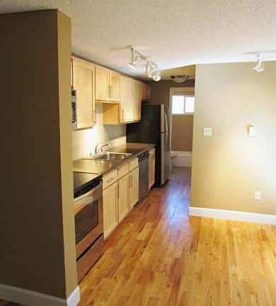 4th image of 664 S Lincoln St APT 102