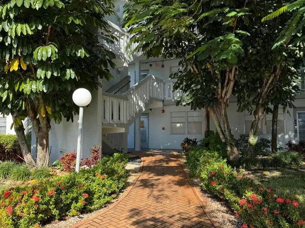 2804 Victoria Way, Pompano Beach, FL 33066