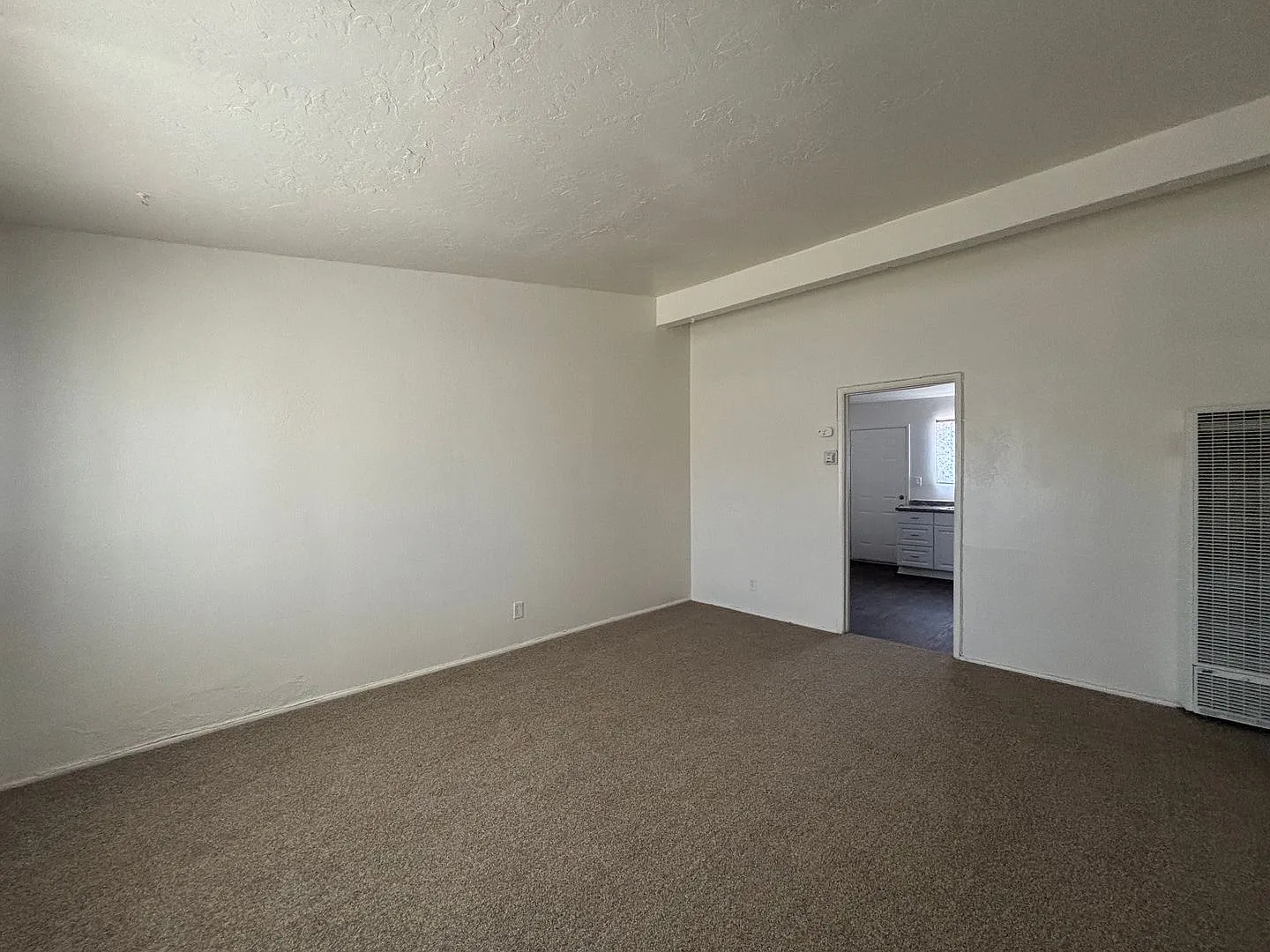 Downtown Lancaster Duplex — Photo 4