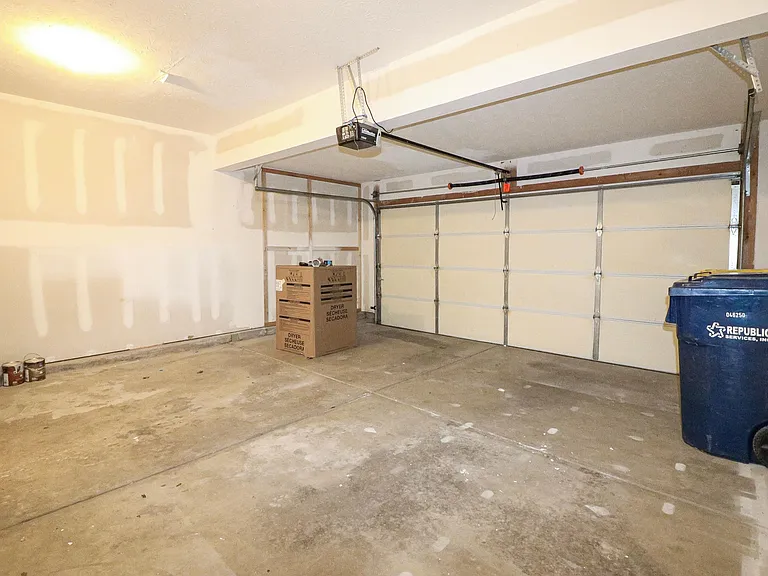 13539 Erlen Dr — Photo 5