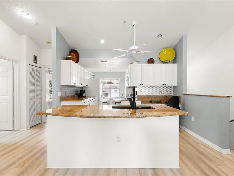 6758 Fairview Ter — Photo 4