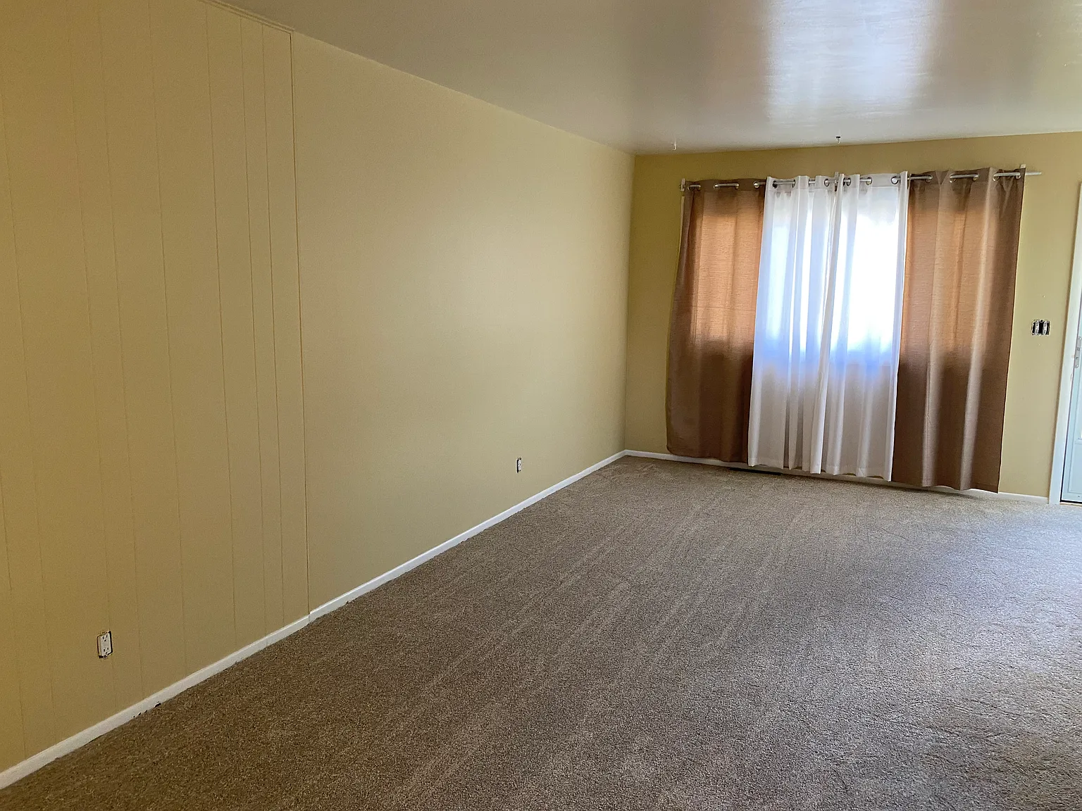 3 bed, 925 sqft, $1,350 — Photo 4