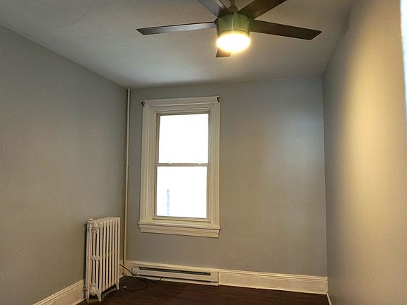 4th image of 208 N 9th St APT 1