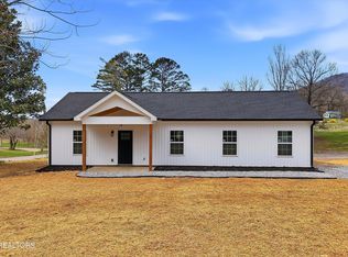 211 Morris St, Harriman, TN 37748