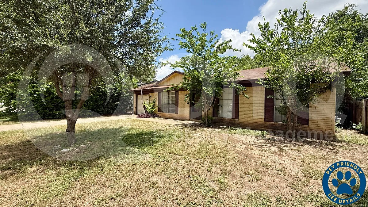 3 bed, 2.0 bath, 1040 sqft, $1,599 — Photo 1