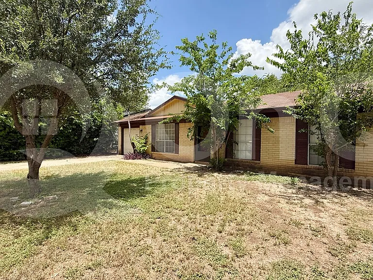4906 Turnstone Dr — Photo 1