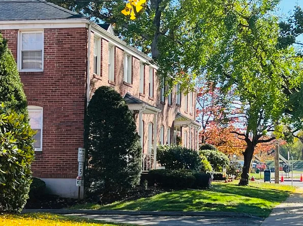 4 Colony Rd, West Springfield, MA 01089