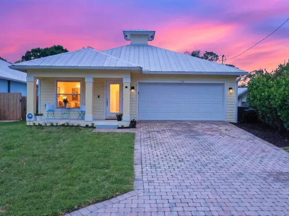 798 SW 33rd Street, Palm City, FL 34990