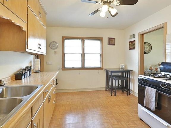 5th image of 3430 Vincent Ave N