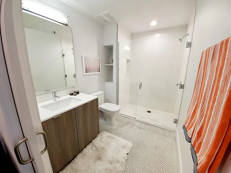 Jr. 1x1 Bathroom
