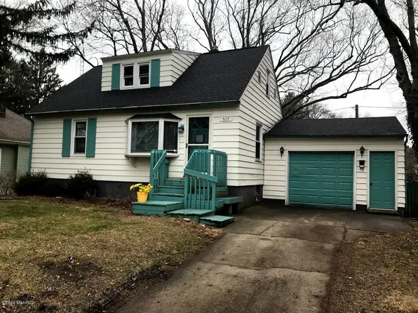 517 Humphrey St, South Haven, MI 49090
