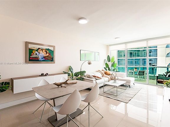2nd image of 900 Biscayne Blvd APT 1710