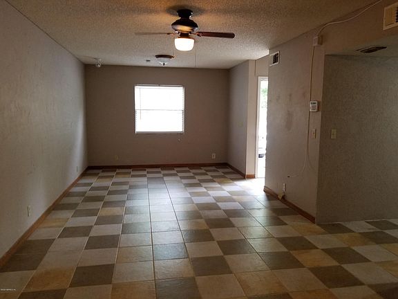 3rd image of 2300 Twelve Oaks Dr APT J4