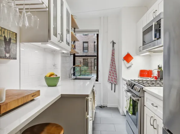 60 Park Terrace West image 4 of 19