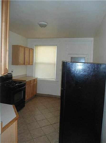 2nd image of 8337 S Cregier Ave