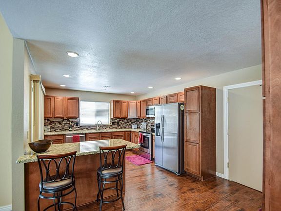 3rd image of 1772 Leisure World