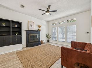 2900 Christopher Dr, Denton, TX 76209