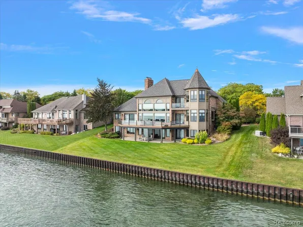 3705 Riverview Ter N, East China, MI 48054