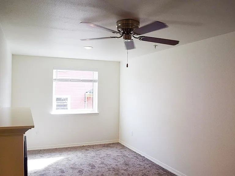 5120 N Lombard St — Photo 38