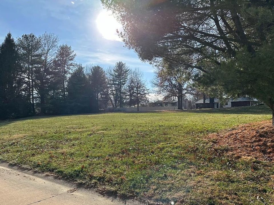2nd image of 27 Southbridge Ln