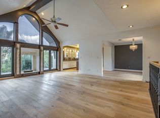 12 Edgewood Cir, Montgomery, TX 77356