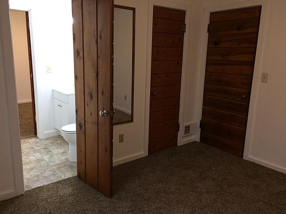 Double access to bathroom 
