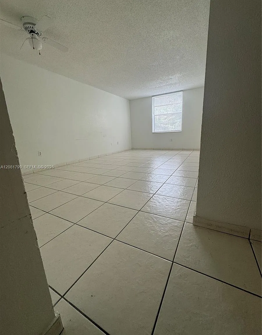 Westland Gardens Condo — Photo 3
