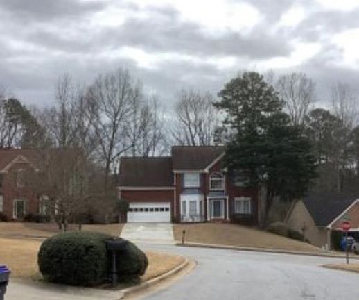 Exterior Neighborhood (street photo)