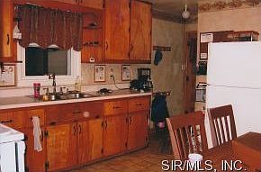 5th image of 208 Avalon St