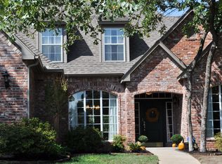 2300 Foxwood Cir, Edmond, OK 73034