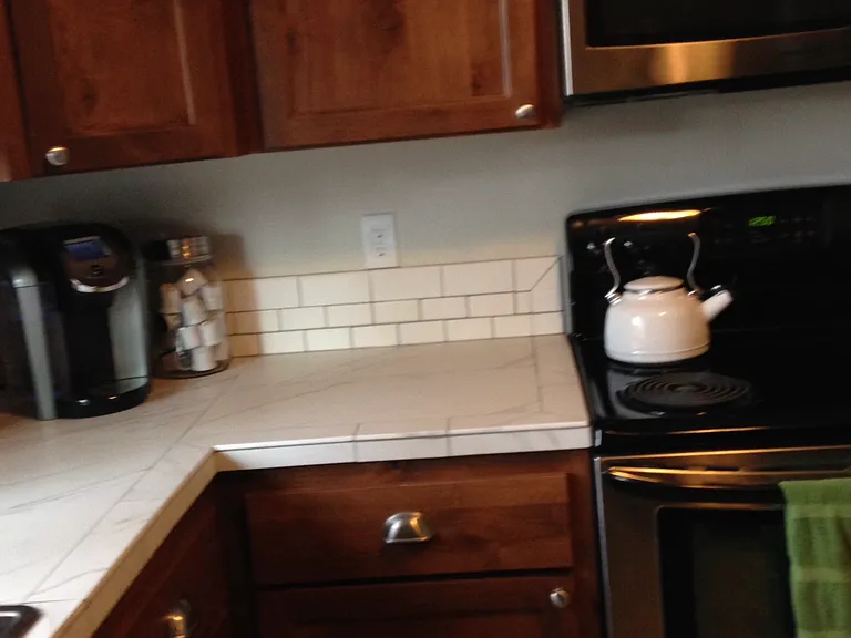 219 S 6th St — Photo 2