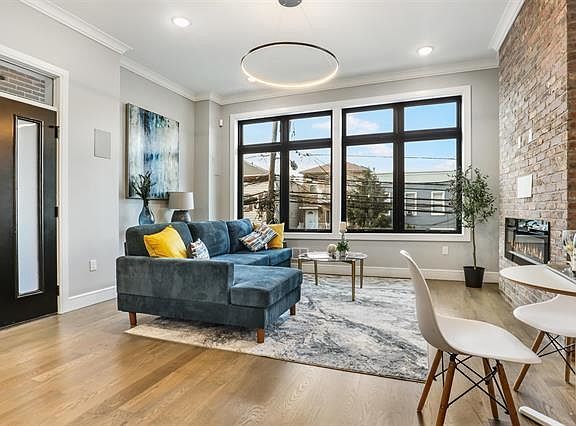 5th image of 101 Thorne St #1