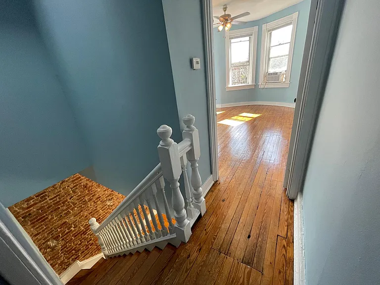 826 W 34th St — Photo 10