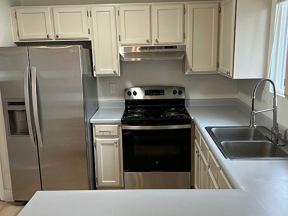 5th image of 1343 E Longdale Dr