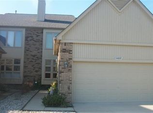 14877 Stoney Brook Dr, Utica, MI 48315