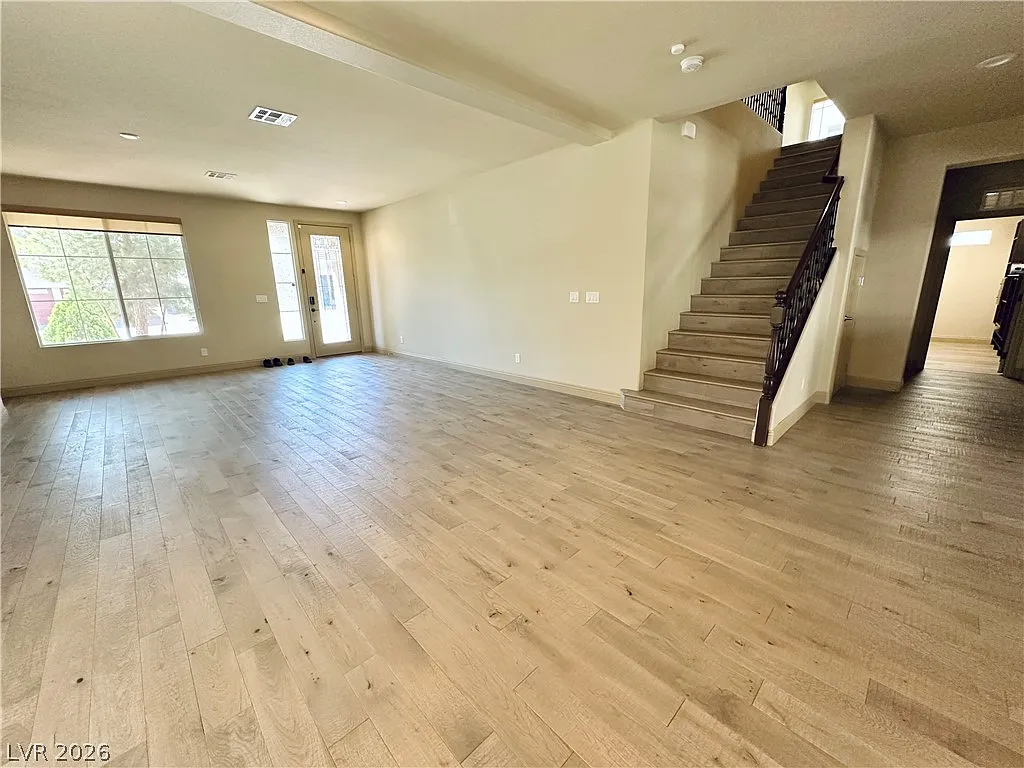 4 bed, 3.5 bath, 3952 sqft, $2,995 — Photo 4