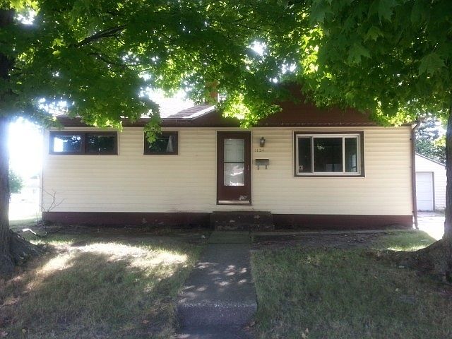 1st image of 1134 Canterbury Dr
